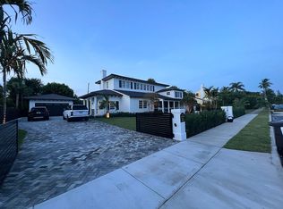 218 Edgewood Dr, West Palm Beach, FL 33405