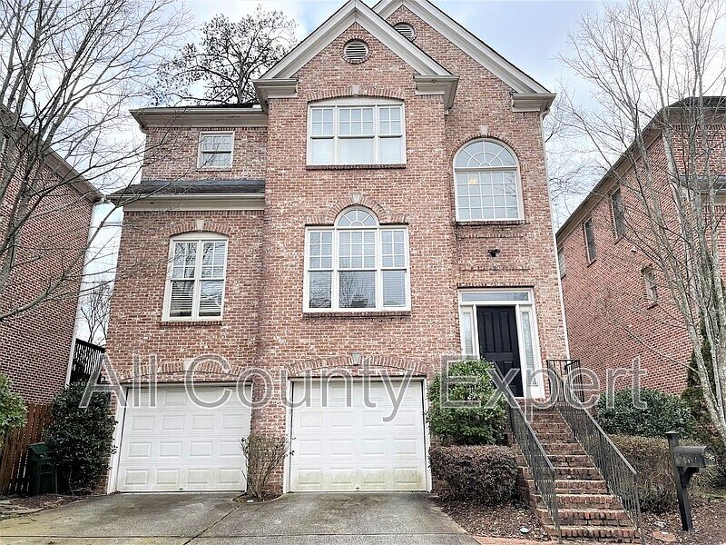 1st image of 895 Lenox Ct NE
