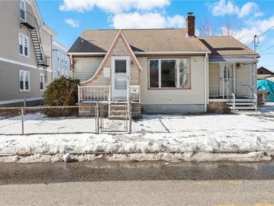 49 Dean St, Woonsocket, RI, 02895