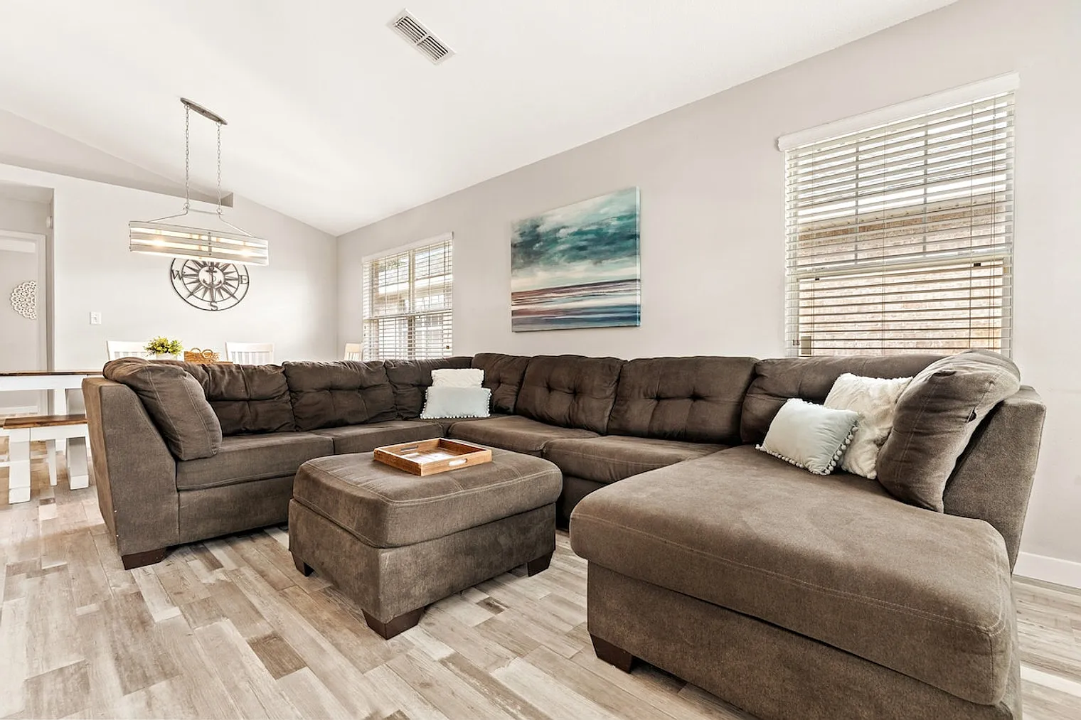 3 bed, 2.0 bath, 1474 sqft, $4,348 — Photo 2