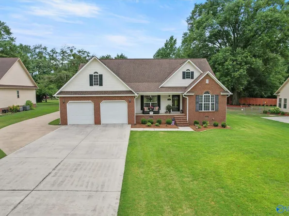 302 Teal St, Albertville, AL 35950