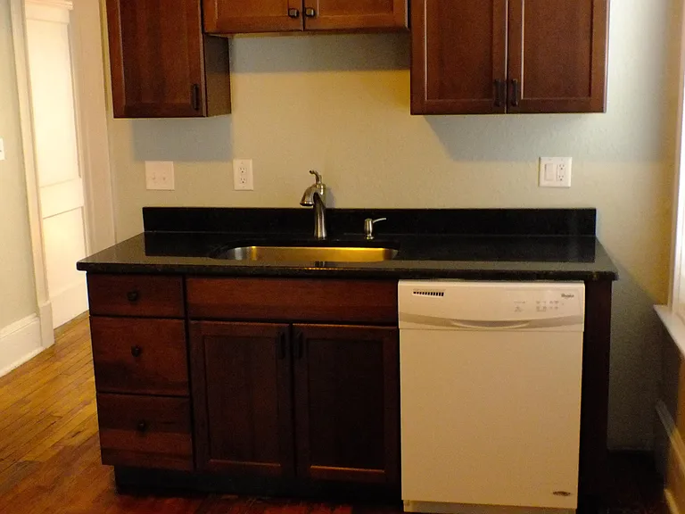 2120 Herschel St #A — Photo 8