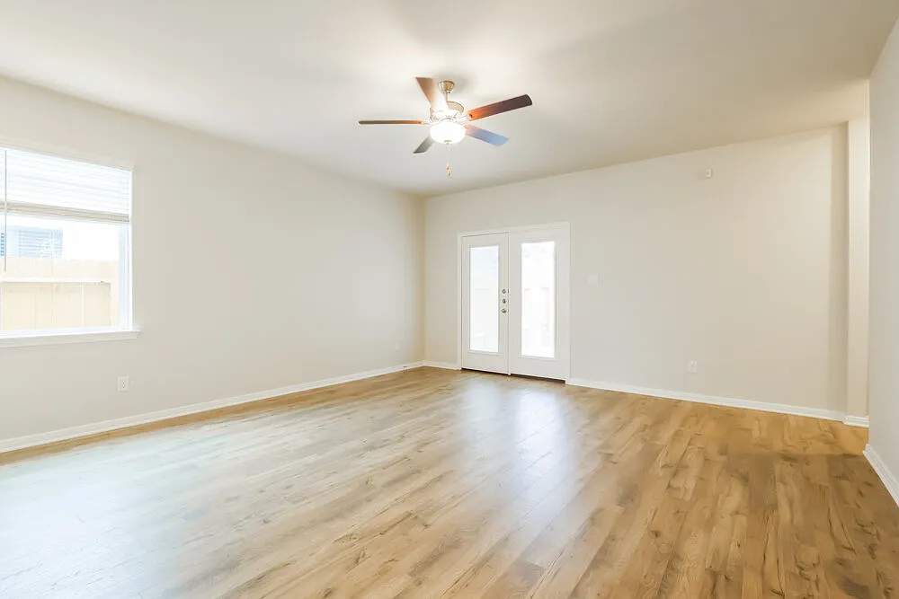 3 bed, 2.0 bath, 1552 sqft, $1,650 — Photo 4