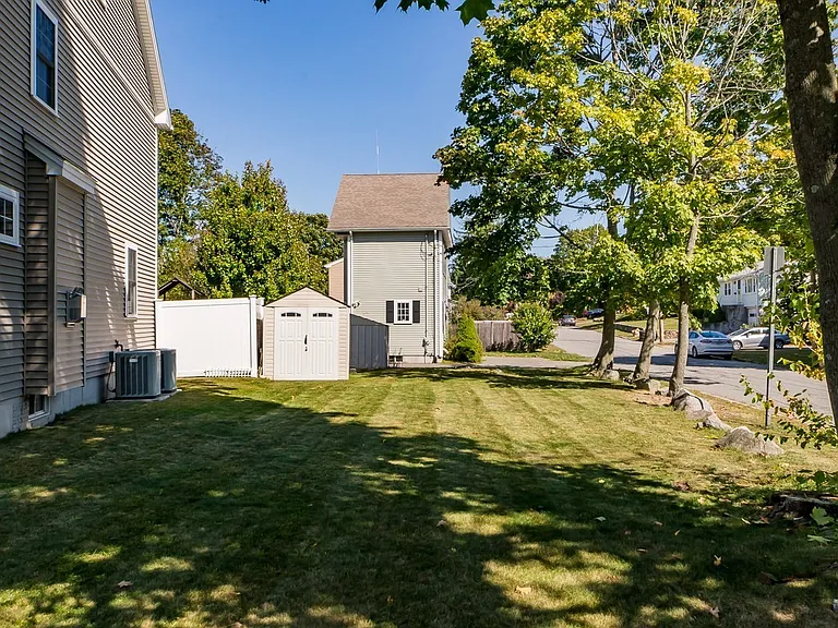 409 Lincoln St — Photo 3