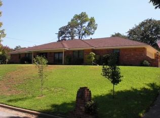 1303 Cliffwood Rd, Euless, TX 76040