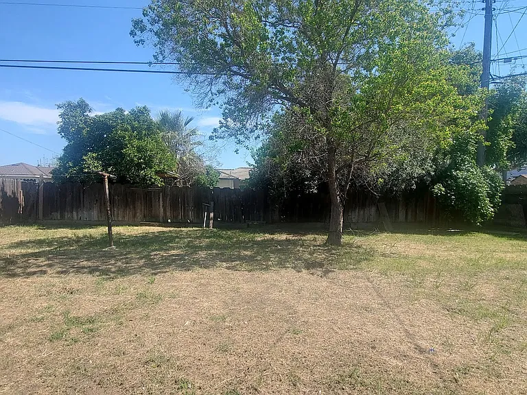 2032 Arden Dr W — Photo 21
