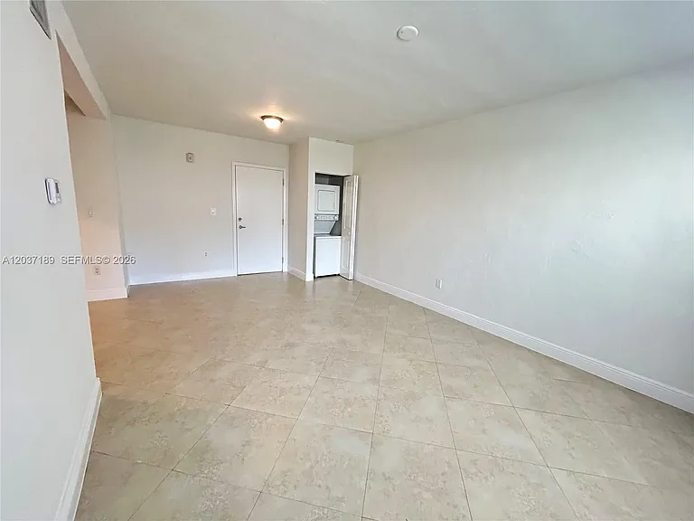 2880 Pine Tree Dr #5 — Photo 4