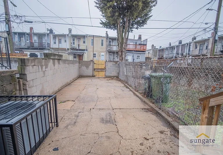 3205 Esther Pl — Photo 29