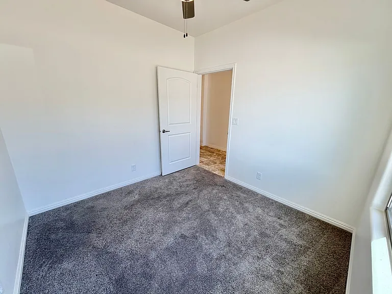 321 S Deep Creek Dr — Photo 5