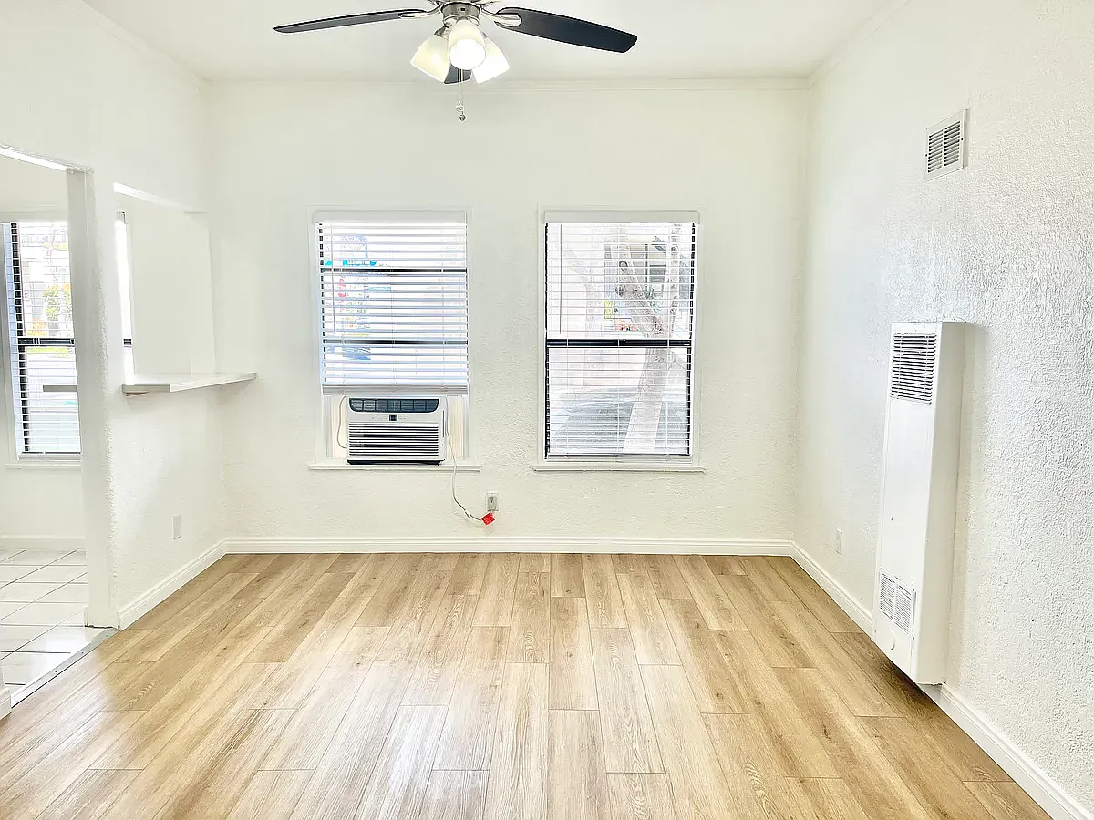 Building Photo - 1154 N Formosa Ave