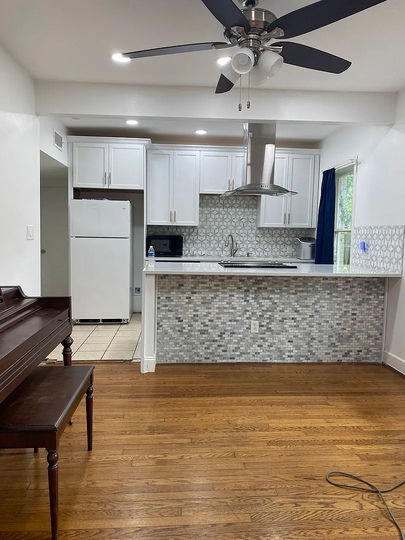 803 East 32nd Street — Photo 3