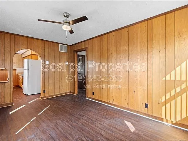 113 SE Delaware Ave — Photo 2