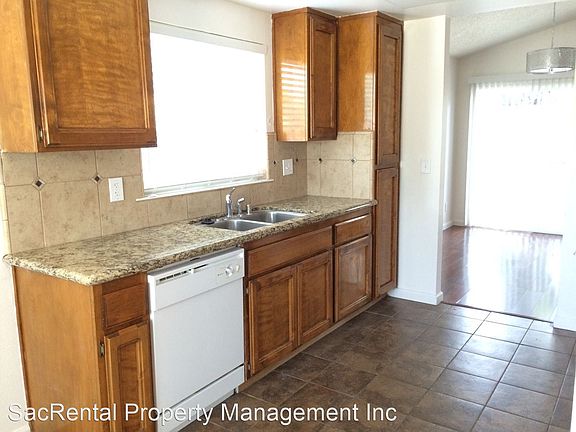 4th image of 43 Suntrail Cir