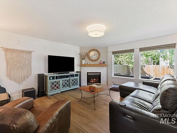 5th image of 10022 W Portola Dr