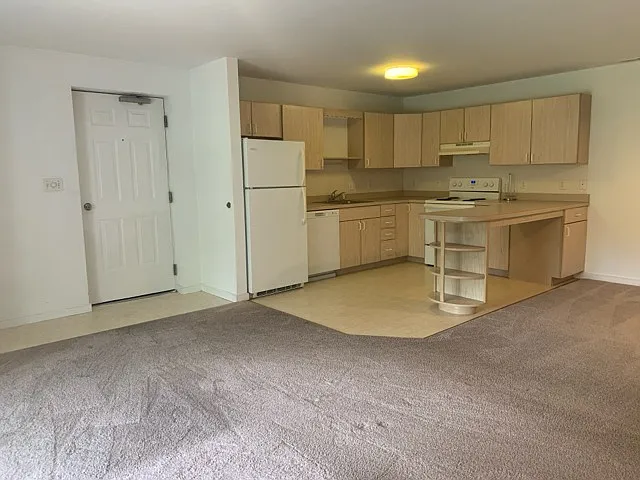 2 bed, $1,700 — Photo 3