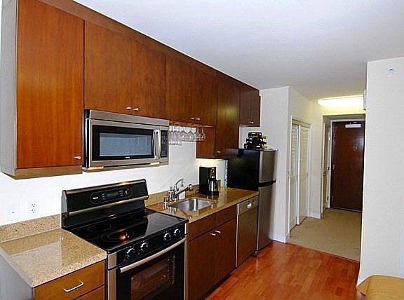 4th image of 199 New Montgomery St Unit 911