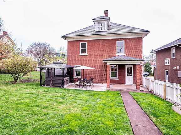 4th image of 111 Alexander Ave