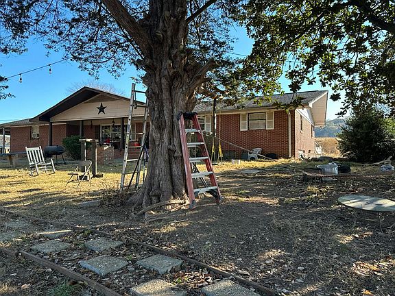 2nd image of 2446 Lake Francis Rd NE