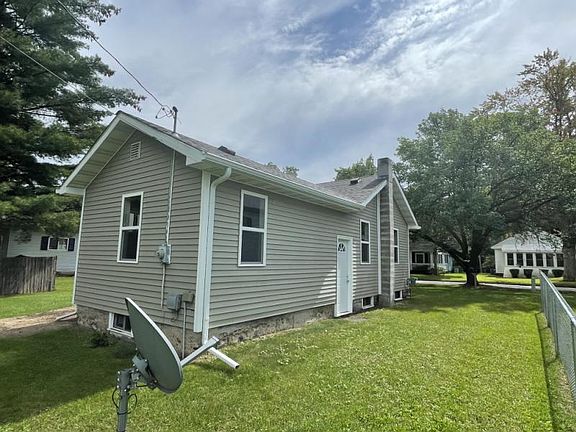 4th image of 163 Millwood St