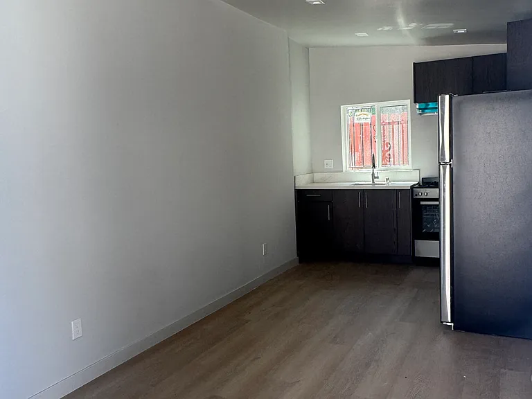 2621 Hillcrest Dr #3/4 — Photo 5