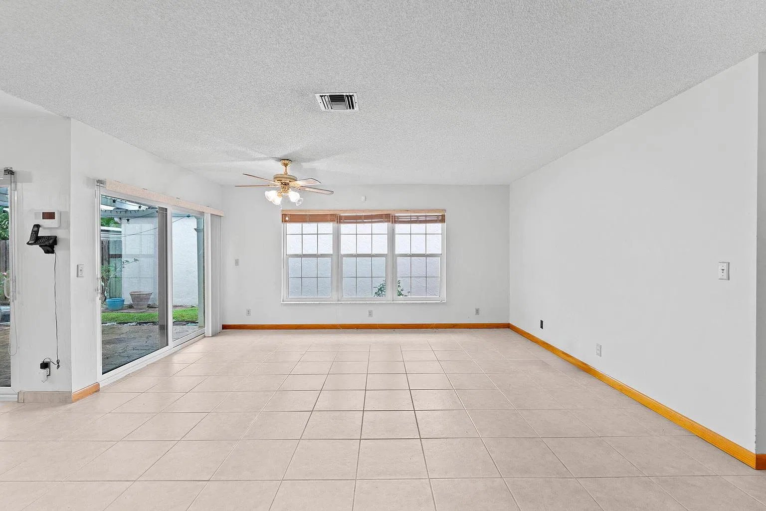 3 bed, 2.0 bath, 1471 sqft, $3,600 — Photo 2