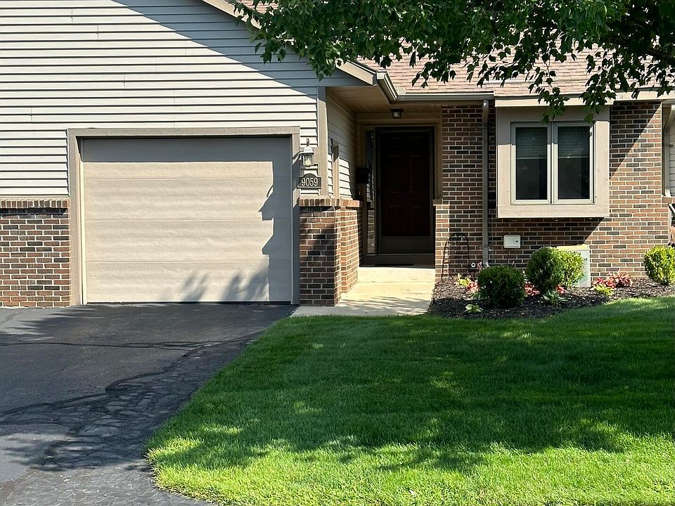 1st image of 9059 Lakeview Ct #115