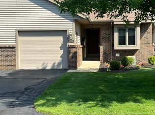 9059 Lakeview Ct #115, Zeeland, MI 49464