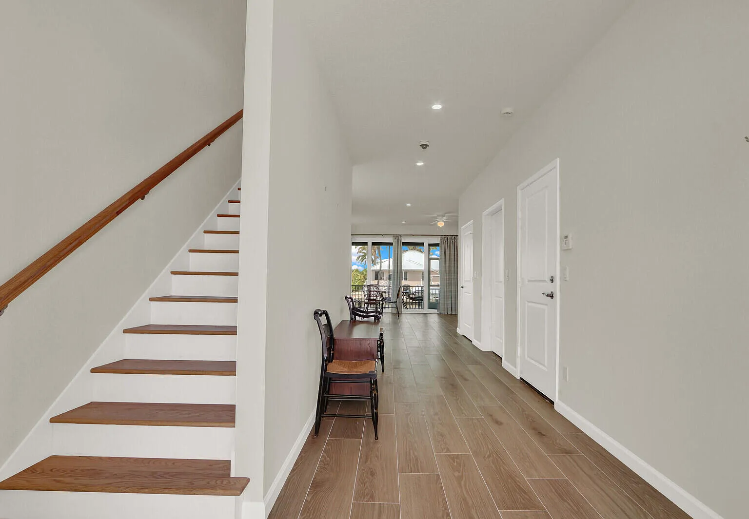 4 bed, 2.5 bath, 3353 sqft, $8,500 — Photo 2