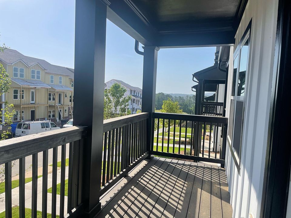 1st image of 400 Lincoln St #400