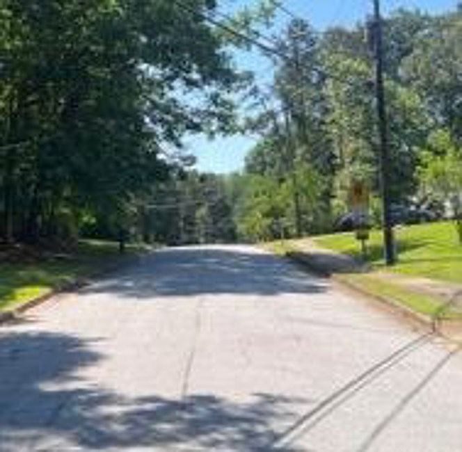 Exterior Neighborhood (street photo)