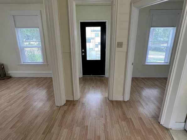 401 South College Avenue, Fox Lake, WI 53933
