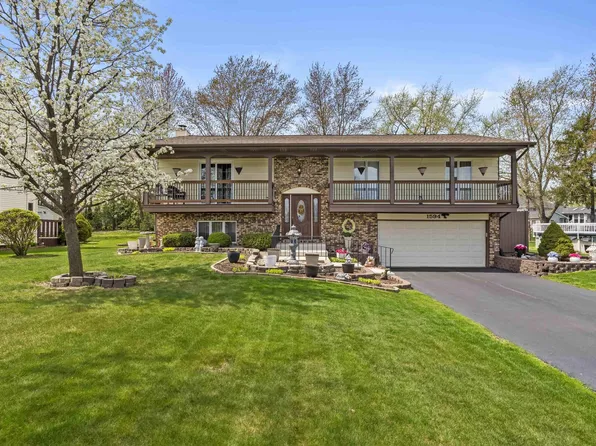 1594 Sunnyslope Dr, Crown Point, IN 46307