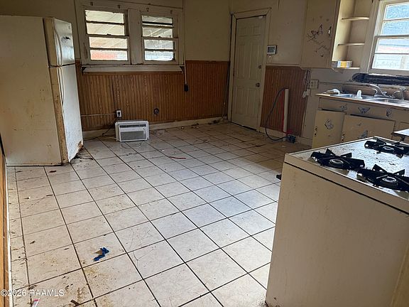 3rd image of 210 Randolph Dr