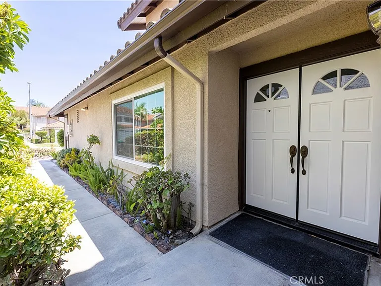 24242 Briones Dr — Photo 7