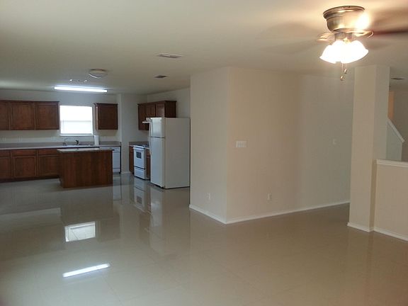 5th image of 26131 Meredith St