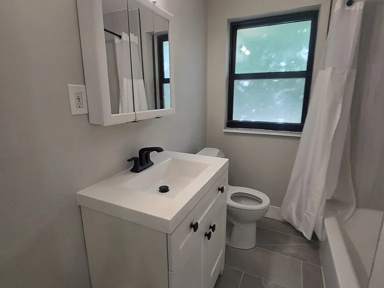110 Maltby St #2F-8 — Photo 2