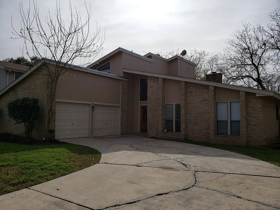 15711 Horse Creek St