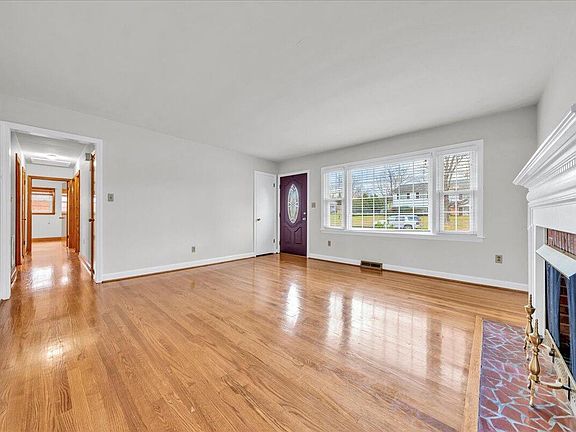 3rd image of 5712 Oakland Blvd