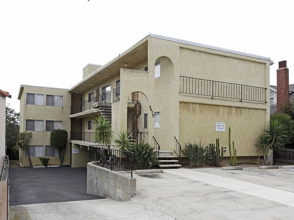 Correct Street view. (Google Maps is incorrect).