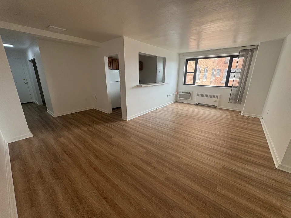 11720 Edgewater Dr #608