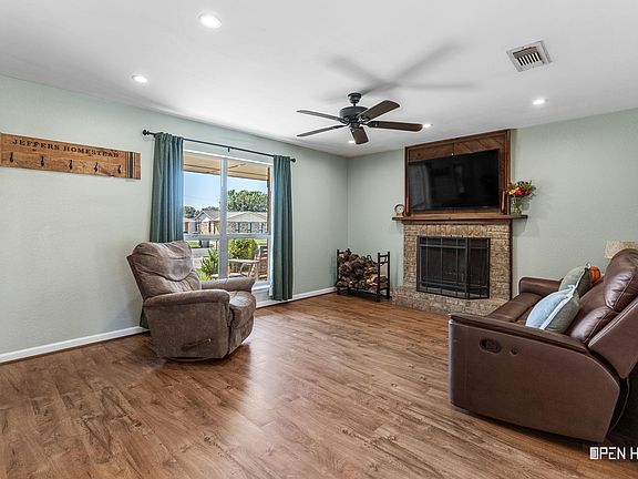 3rd image of 4543 Sabota Ave