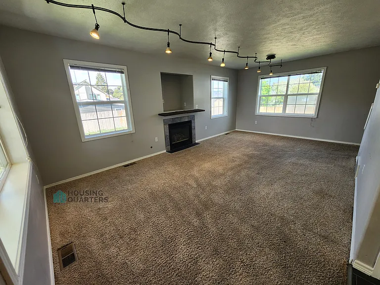 3420 N Elton Rd — Photo 2