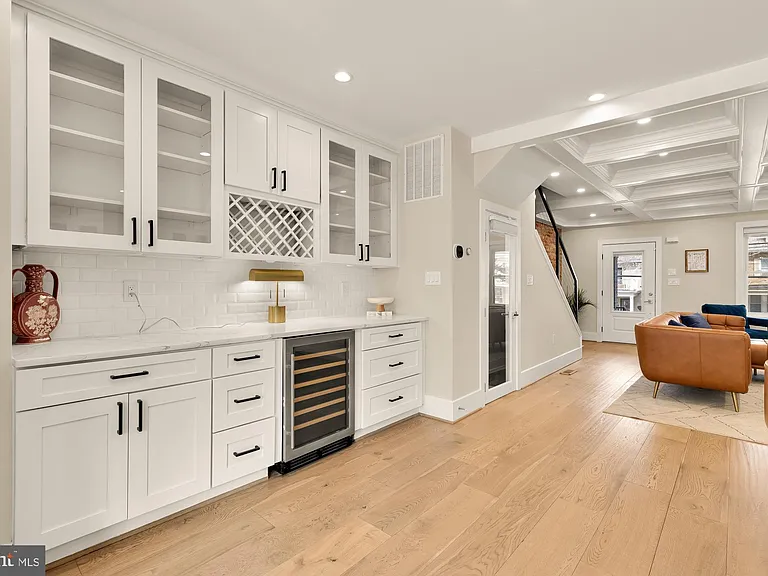432 Emerson St NW — Photo 16