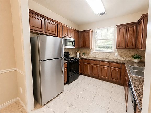 5th image of 159 Forest Dr