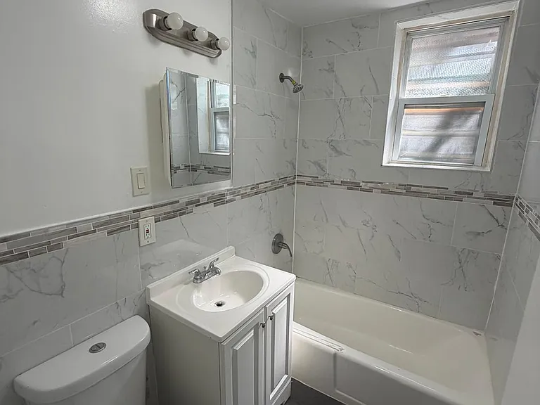 25 Linden Ave #A5 — Photo 1
