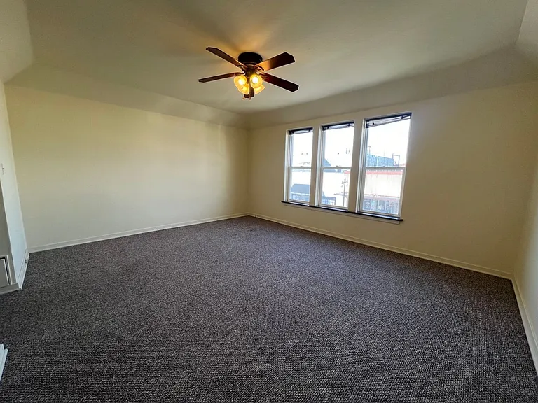 416 N Pine St — Photo 9