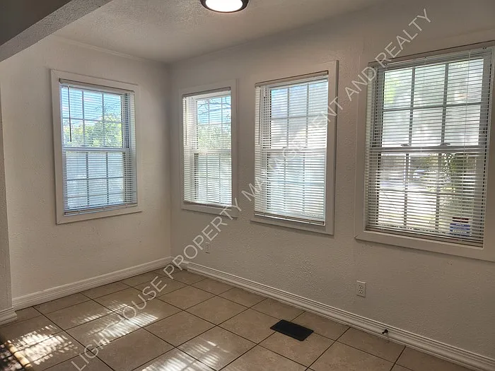 6532 Buffalo Ave — Photo 12