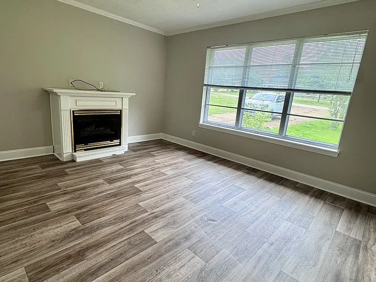 1403 Joyner Ave — Photo 3