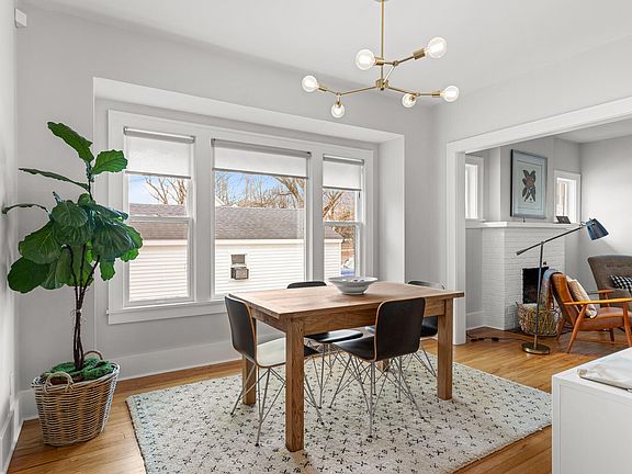 4th image of 722 S Prairie St