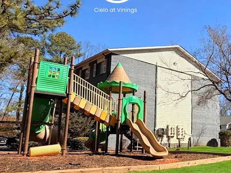 Premium Living at Cielo at Vinings - Pool, Gym & More! — Photo 11